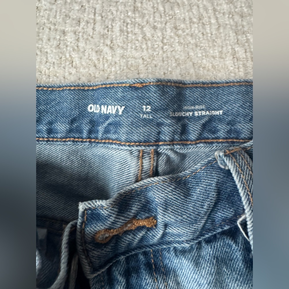 Old Navy Light Blue Relaxed Jeans - Picture 2 of 4